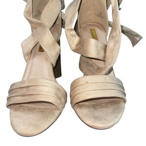 Liliana Women's Cream Heels